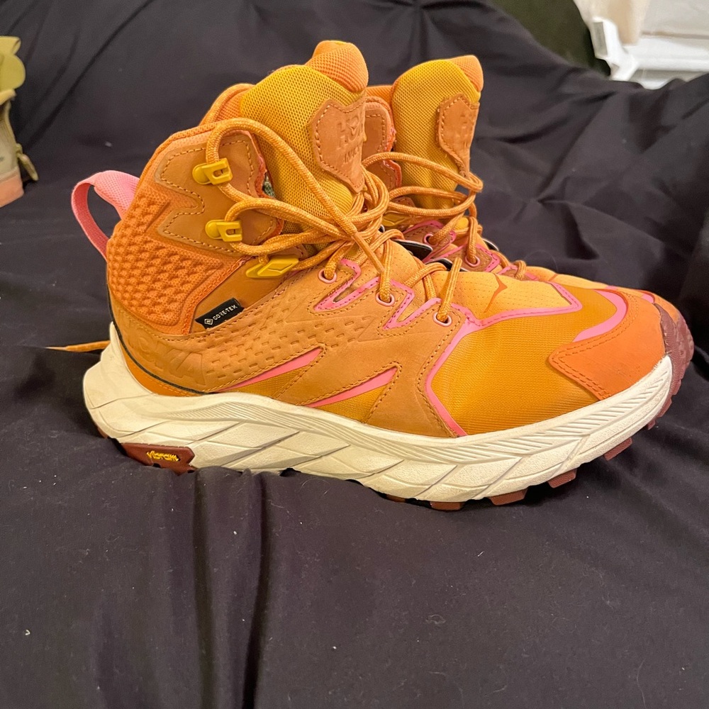 HOKA ONE ONE Women's Anacapa Mid Gore-Tex Hiking Boots